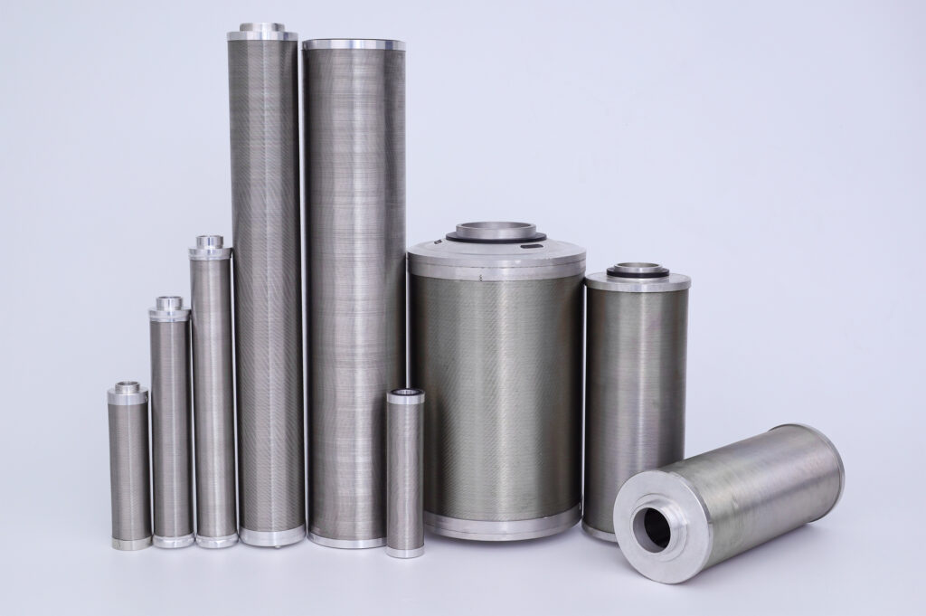 Stainless steel notch wire filter elements in multiple diameters and end connection styles